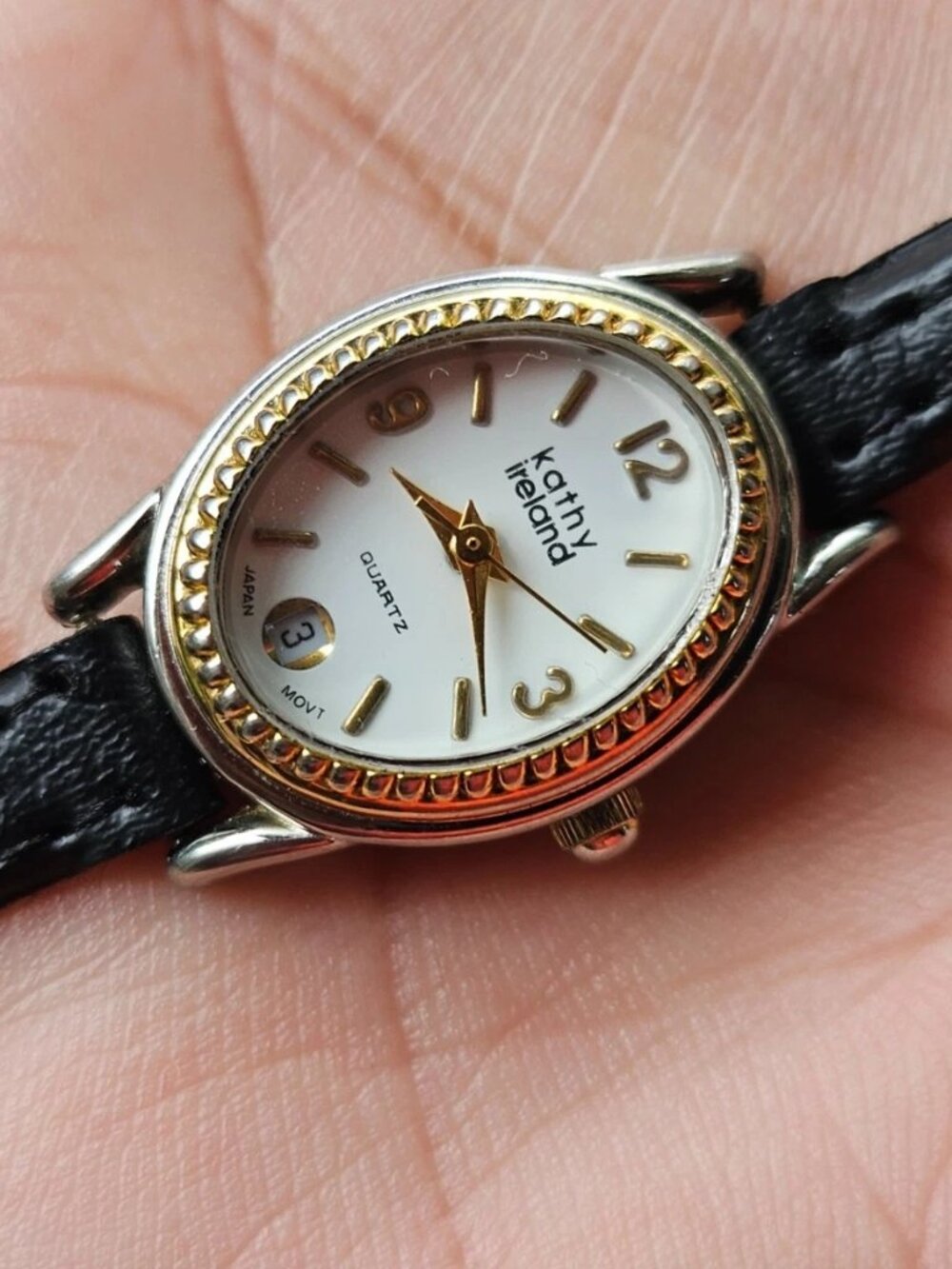 Vintage Kathy Ireland Women Wristwatch Date Calendar Analog Quartz Wrist Watch